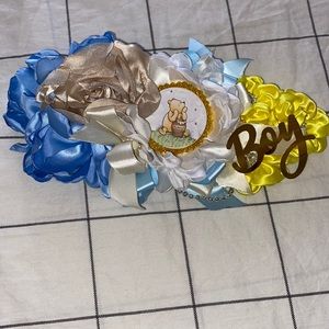Classic Winnie the Pooh Baby shower Sash for mom and pin for dad
